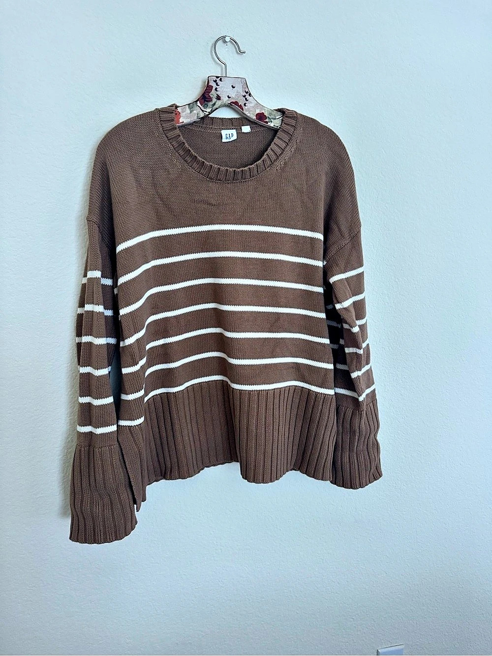 Gap Striped Cotton Sweater in Brown & White Size Medium Like New